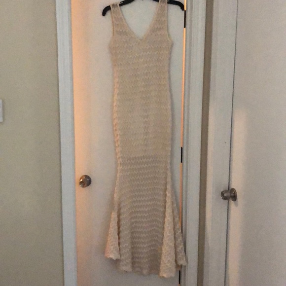White mermaid style dress. New with tags - Picture 1 of 4
